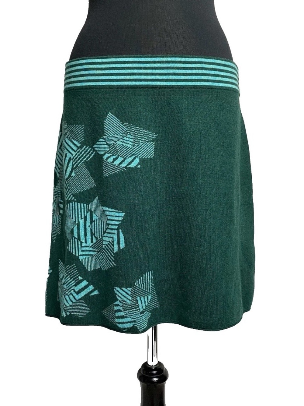 Title Nine Merino Wool Blend Skirt Size Large Green Elastic Waist Knee Length